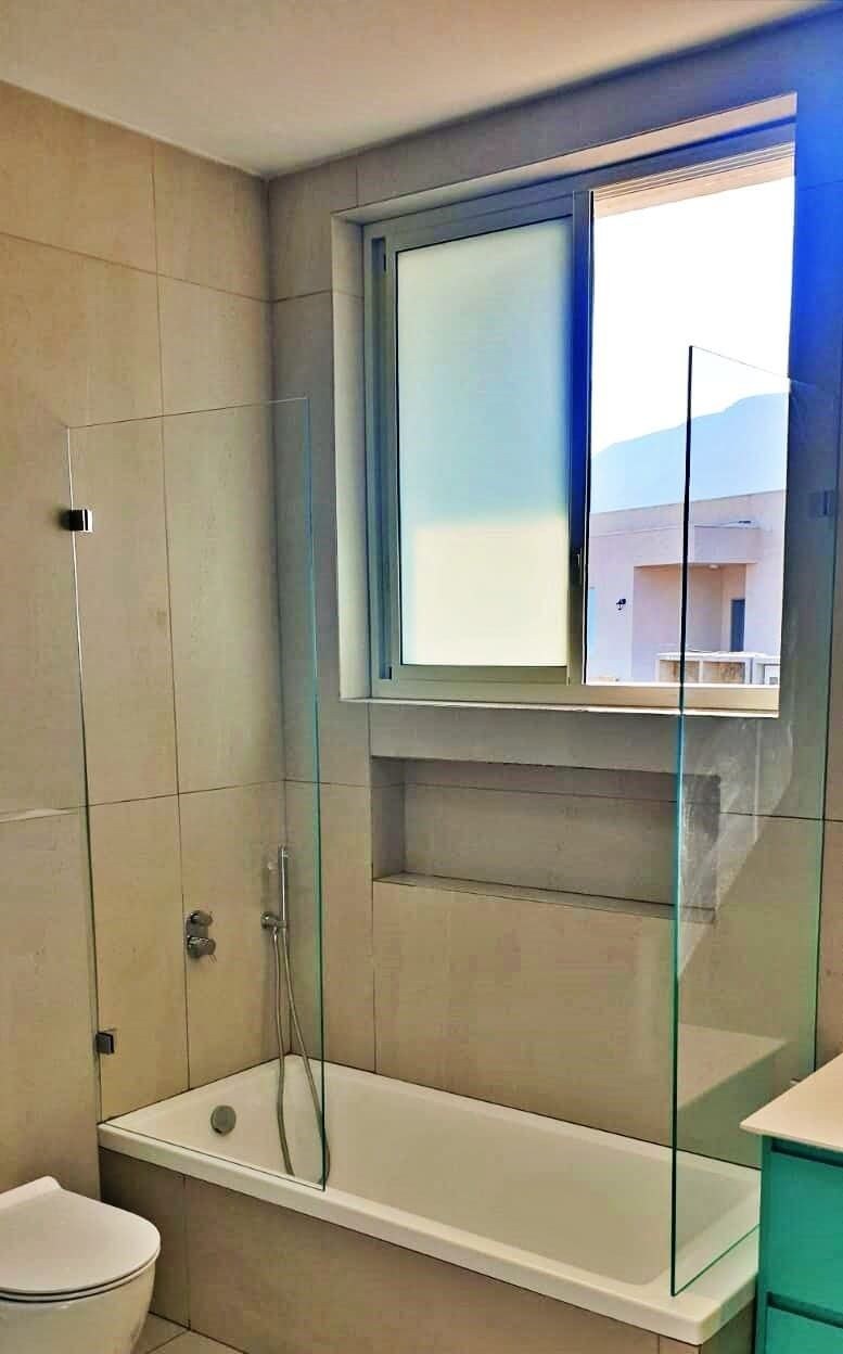 אמבטיון זכוכית
